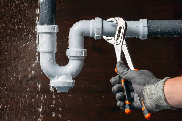 Professional Gas Line Repair technician working in Lake Forest, CA